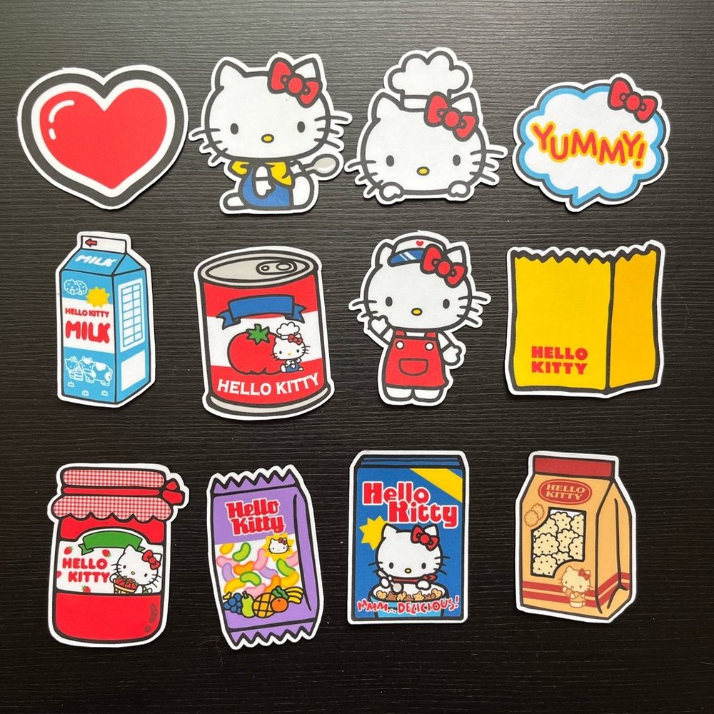 Hello Kitty magnet set (12 pieces)